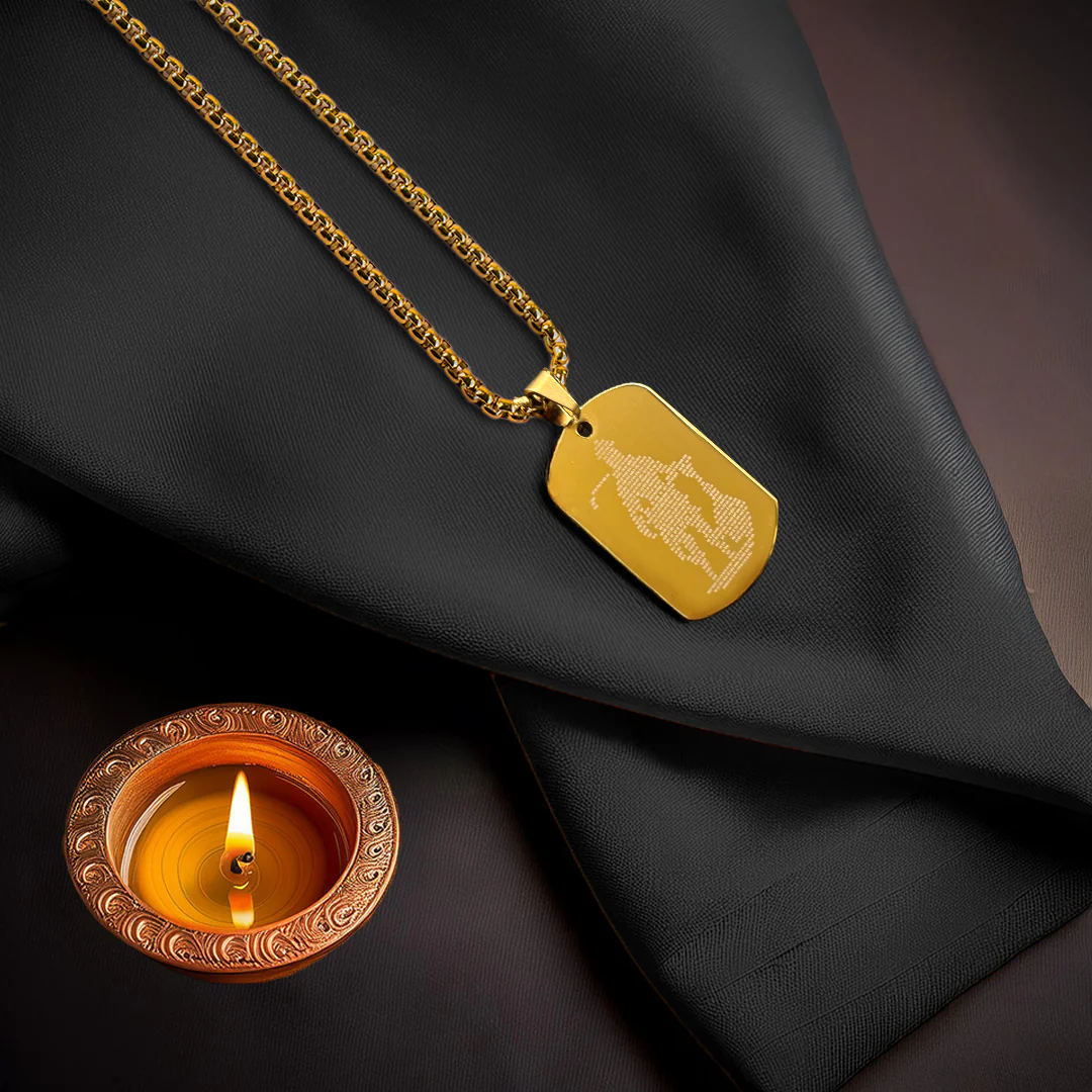 Shree Hanuman Chalisa Pendant Gold - Image 4
